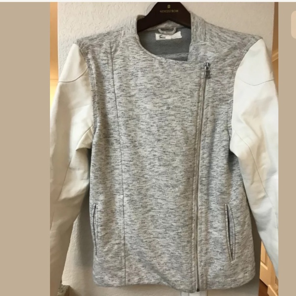 Two by Vince Camuto Turo Sleeves Motorcycle Jacket - Picture 3 of 7